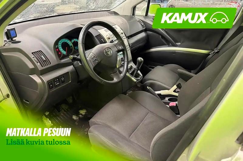 Käytetty Toyota Corolla Verso Terra 129 HP (94 kW) 2004 Hopea / harmaa Tila-auto