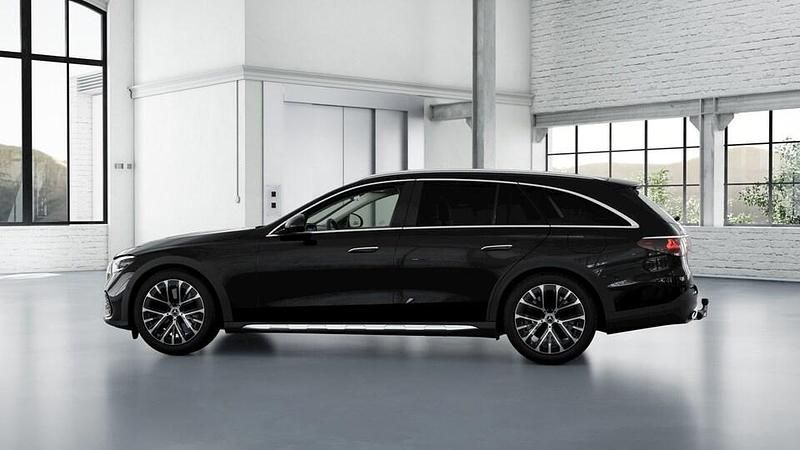 Käytetty Mercedes E300 Premium 197 HP (144 kW) 2024 Musta Farmari