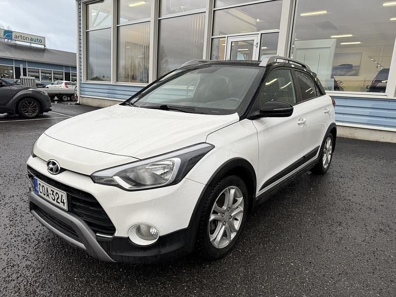 Valkoinen Käytetty 2019 Hyundai i20 Active Cross Viistoperä | 13 900 € (Perustarjous) - Kuva 1/3