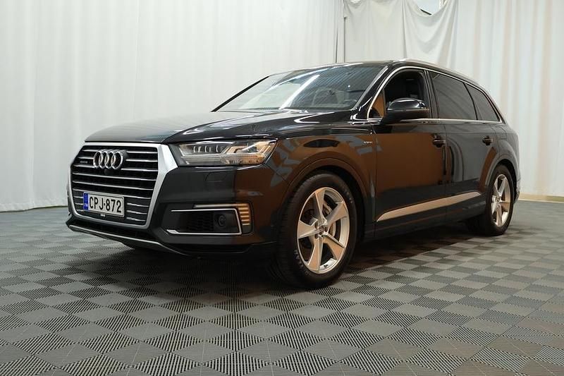 Käytetty Audi Q7 Business 258 HP (189 kW) 2017 Katumaasturi