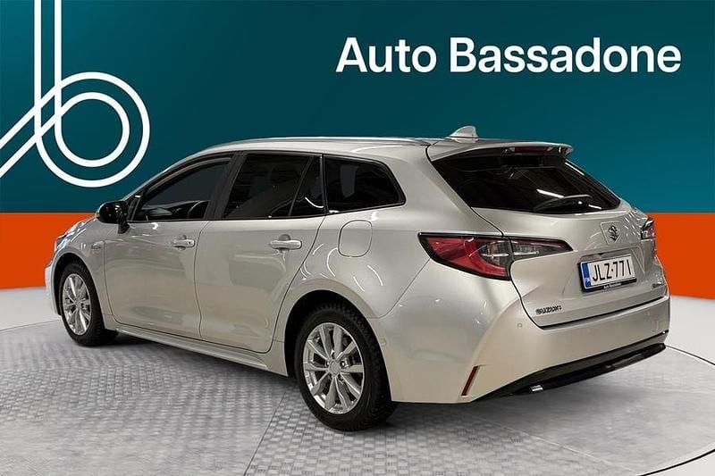 Käytetty Suzuki Swace GLX 122 HP (89 kW) 2021 Farmari