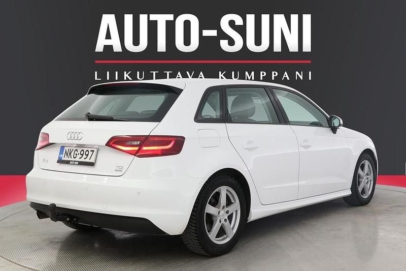 Käytetty Audi A3 Sportback Business 110 HP (80 kW) 2016 Viistoperä