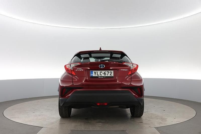 Käytetty Toyota C-HR Active 122 HP (89 kW) 2019 Katumaasturi