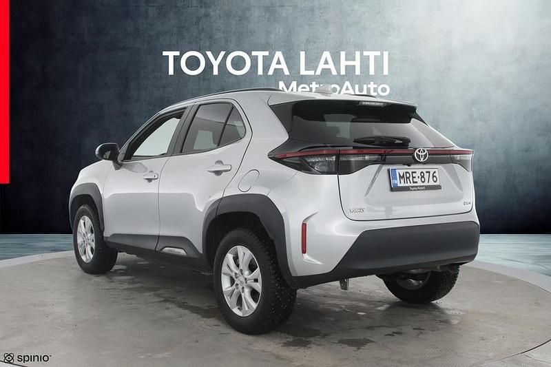 Käytetty Toyota Yaris Cross 116 HP (85 kW) 2024 Musta Katumaasturi