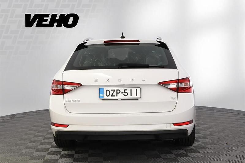 Käytetty Skoda Superb Ambition 156 HP (114 kW) 2020 Valkoinen Farmari