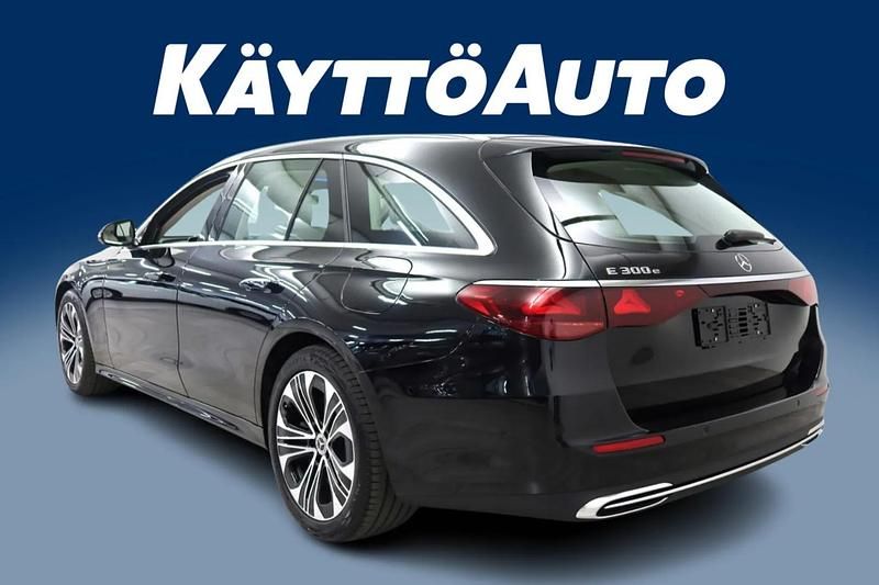 Käytetty Mercedes E300 Premium 313 HP (230 kW) 2025 Met. musta Farmari