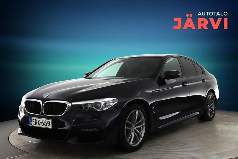 Musta Käytetty 2019 BMW 530e M Sport Sedan | 19 900 € (Hyvä tarjous) - Kuva 1/3