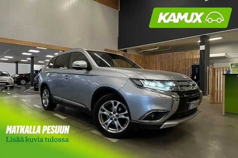 Käytetty Mitsubishi Outlander Instyle 150 HP (110 kW) 2016 Hopea Katumaasturi