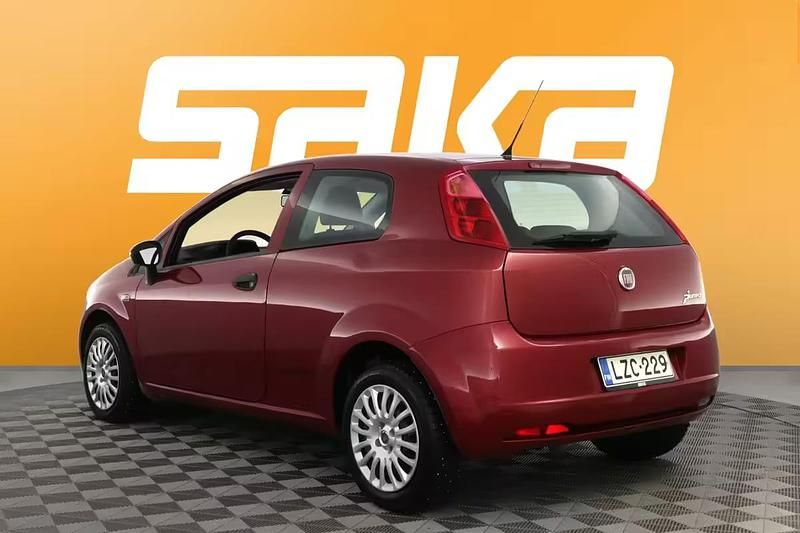 Käytetty Fiat Grande Punto 65 HP (47 kW) 2011 Viistoperä