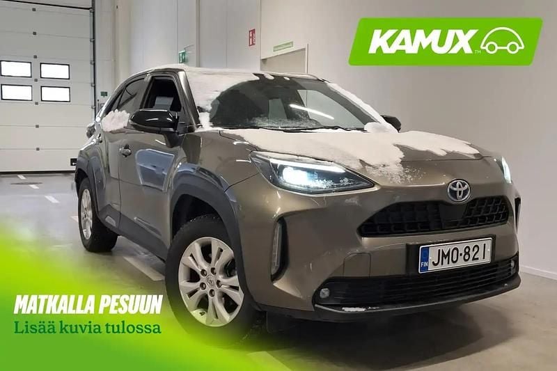 Käytetty Toyota Yaris Cross 92 HP (67 kW) 2022 Ruskea Katumaasturi