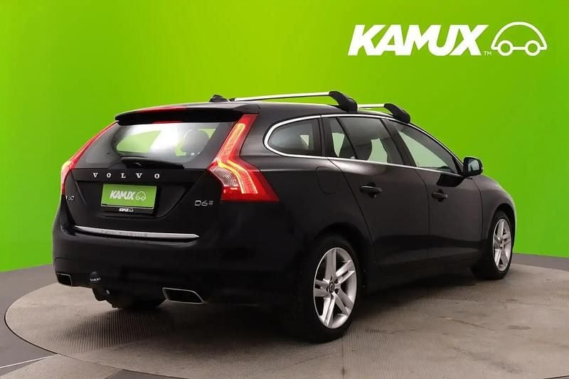 Käytetty Volvo V60 220 HP (161 kW) 2018 Musta Farmari