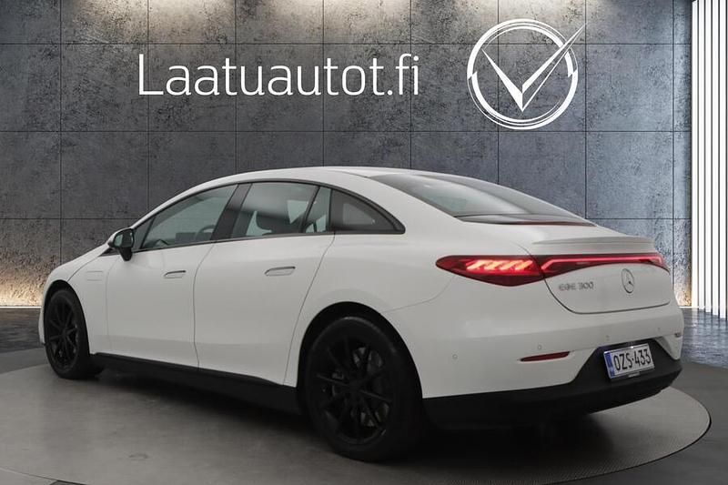 Käytetty Mercedes EQE300 Premium 180 kW (245 HP) 2023 Sedan
