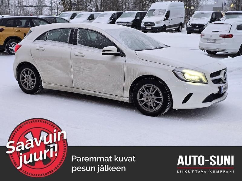 Valkoinen Käytetty 2017 Mercedes A180 Edition Viistoperä | 18 900 € (Perustarjous) - Kuva 1/3