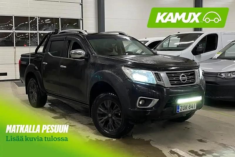 Käytetty Nissan Navara Tekna 190 HP (139 kW) 2017 Musta Nouto