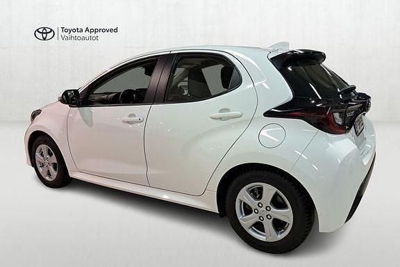 Käytetty Toyota Yaris Active 114 HP (83 kW) 2022 Valkoinen Viistoperä