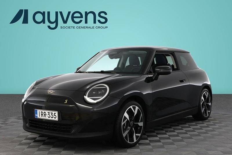 Musta Käytetty 2025 Mini Cooper SE Classic Viistoperä | 36 900 € - Kuva 1/4