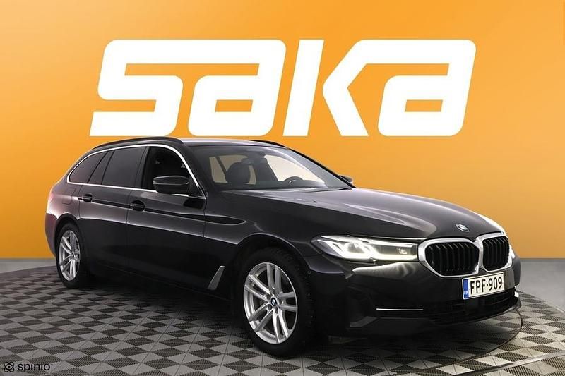Käytetty 2022 BMW 520 Farmari | 29 900 € (Perustarjous) - Kuva 1/3