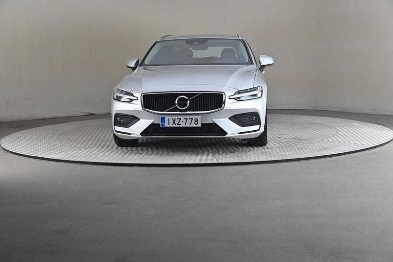 Käytetty Volvo V60 Business Edition 197 HP (144 kW) 2020 Farmari