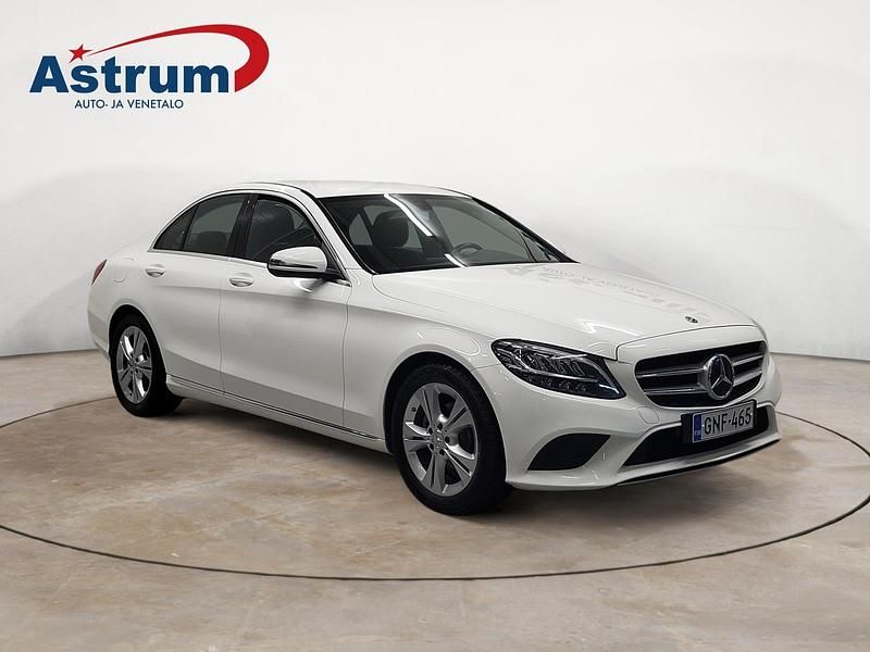 Valkoinen Käytetty 2019 Mercedes A180 Business Sedan | 19 800 € (Perustarjous) - Kuva 1/3