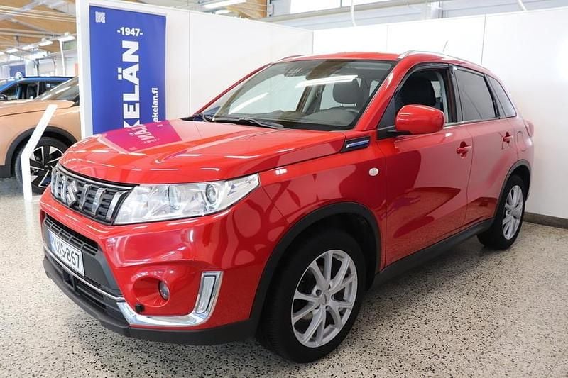 Käytetty Suzuki Vitara GL 112 HP (82 kW) 2019 Punainen Katumaasturi