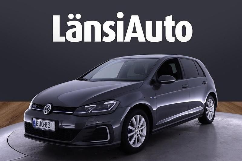 Käytetty VW Golf VII GTE 204 HP (150 kW) 2020 Harmaa Viistoperä