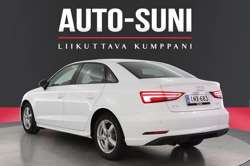 Käytetty Audi A3 Business 116 HP (85 kW) 2017 Valkoinen Sedan