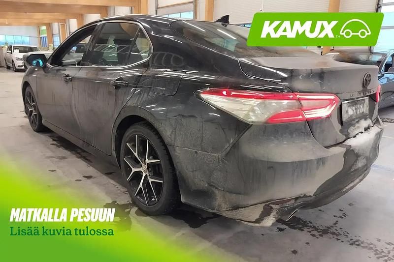 Käytetty Toyota Camry Executive 178 HP (130 kW) 2020 Musta Sedan