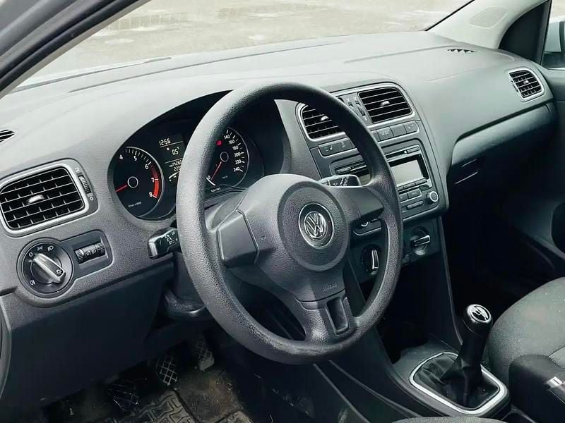 Käytetty VW Polo Comfortline 86 HP (63 kW) 2010 Hopea / harmaa Viistoperä