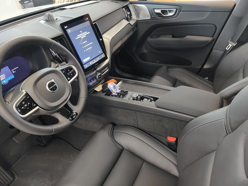 Käytetty Volvo XC60 Performance 2026 Katumaasturi