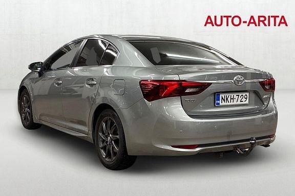 Käytetty Toyota Avensis Active 143 HP (105 kW) 2016 Met. harmaa Sedan