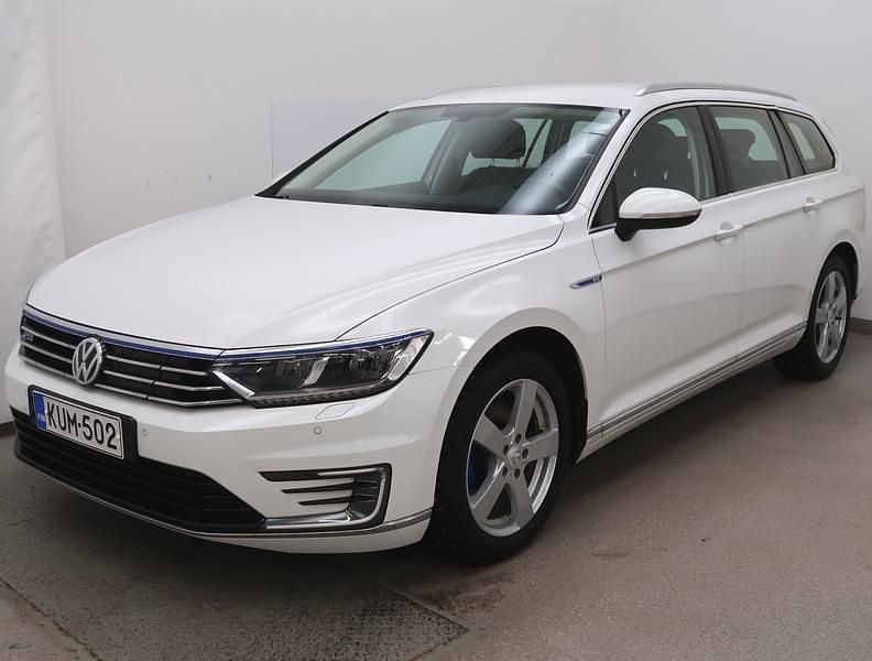 Käytetty VW Passat GTE 218 HP (160 kW) 2018 Valkoinen Farmari