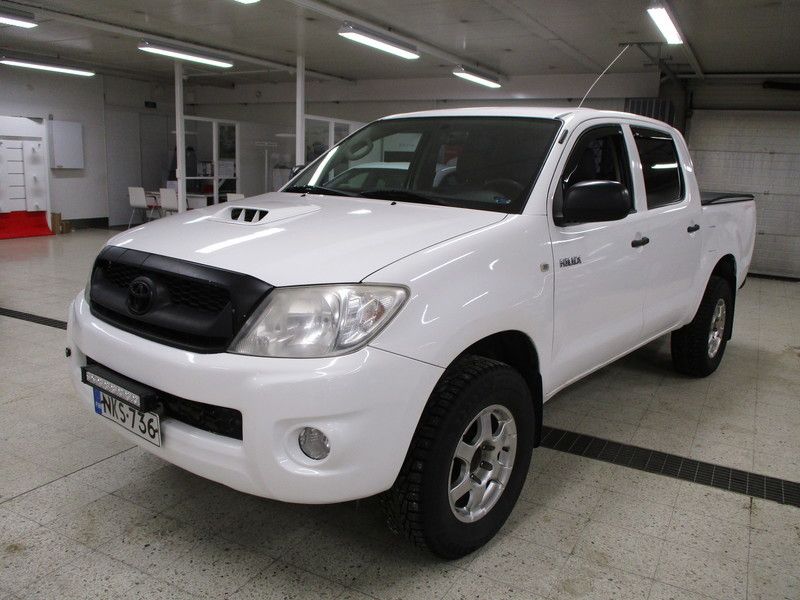 Valkoinen Käytetty 2010 Toyota HiLux Nouto | 11 800 € (Supertarjous) - Kuva 1/4