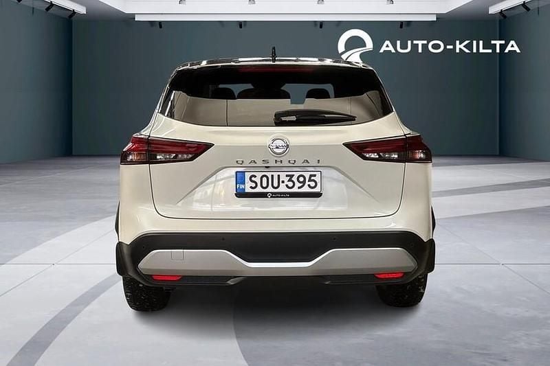 Käytetty Nissan Qashqai N-Connecta 158 HP (116 kW) 2022 Valkoinen Katumaasturi