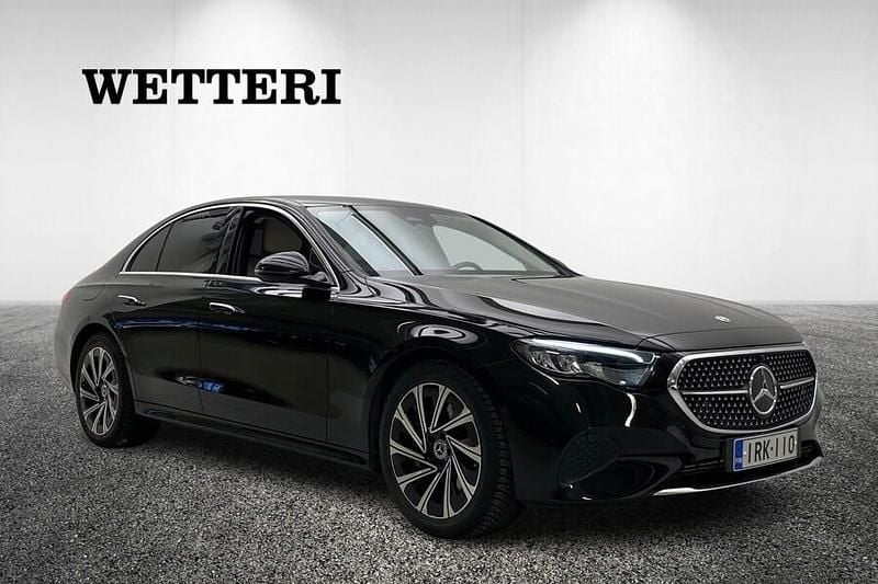 Musta Käytetty 2023 Mercedes E300 Sedan | 59 900 € (Hieman kallis) - Kuva 1/3