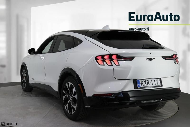 Käytetty Ford Mustang Mach-E 257 kW (350 HP) 2022 Valkoinen Katumaasturi