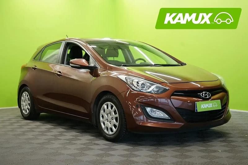 Ruskea Käytetty 2014 Hyundai i30 Comfort Sedan | 7 390 € (Perustarjous) - Kuva 1/4