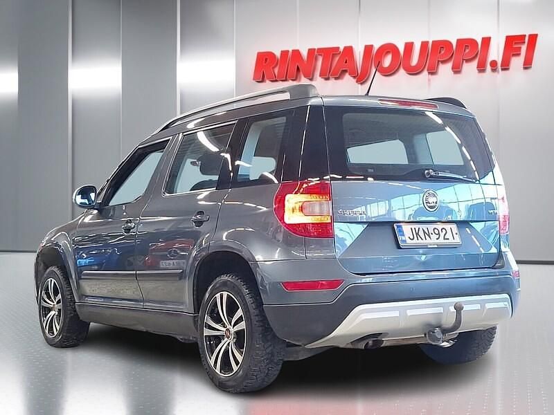 Käytetty Skoda Yeti Ambition 110 HP (80 kW) 2016 Harmaa Katumaasturi