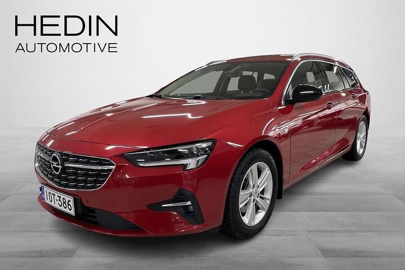 Käytetty Opel Insignia Innovation 174 HP (127 kW) 2022 Punainen Farmari