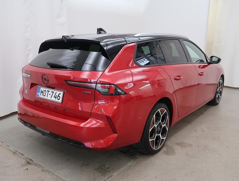 Käytetty Opel Astra GS Line 245 HP (180 kW) 2023 Punainen Farmari