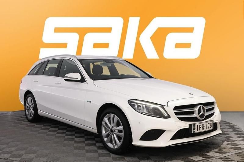Käytetty Mercedes C300e Avantgarde Edition 211 HP (155 kW) 2020 Farmari