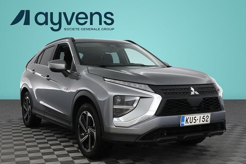 Käytetty Mitsubishi Eclipse Cross Inform 185 HP (136 kW) 2022 Harmaa Katumaasturi