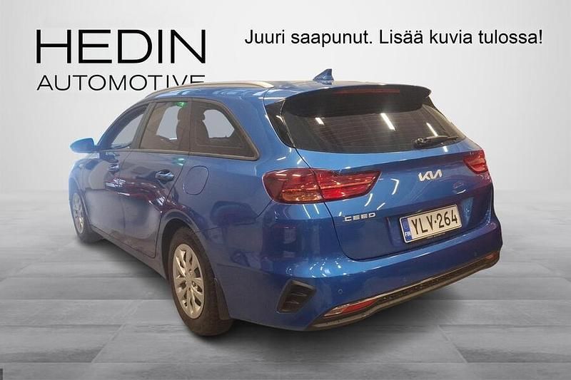 Käytetty Kia Ceed Sportswagon LX 101 HP (74 kW) 2022 Sininen Farmari