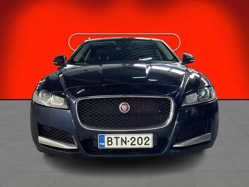 Käytetty Jaguar XF Prestige 301 HP (221 kW) 2016 Sedan