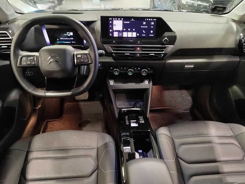 Käytetty Citroën e-C4 Comfort 114 kW (156 HP) 2023 Musta Viistoperä