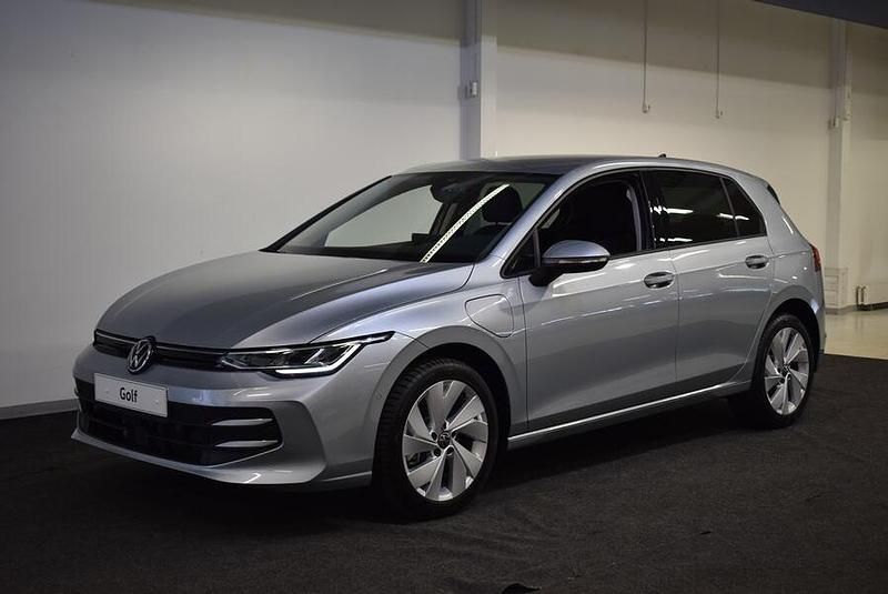 Uusi 2025 VW Golf VIII Comfortline Viistoperä | 41 810 € (Perustarjous) - Kuva 1/4