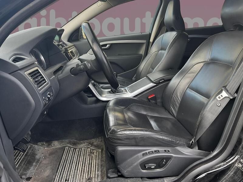 Käytetty Volvo V70 Business Edition 114 HP (83 kW) 2011 Farmari