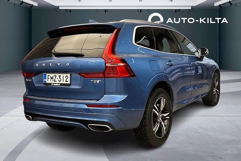 Käytetty Volvo XC60 R-Design 320 HP (235 kW) 2018 Met. sininen Katumaasturi