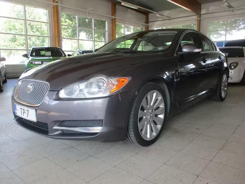 Käytetty Jaguar XF Premium Luxury 296 HP (217 kW) 2008 Ruskea Sedan