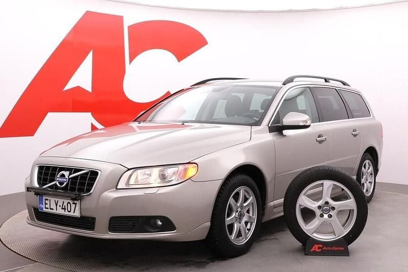 Käytetty Volvo V70 Momentum 180 HP (132 kW) 2011 Ruskea Farmari
