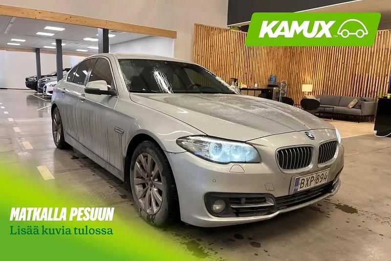 Hopea / harmaa Käytetty 2017 BMW 520 Sedan | 16 990 € (Supertarjous) - Kuva 1/4